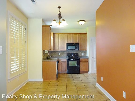 4th image of 100 Kingswood Ct