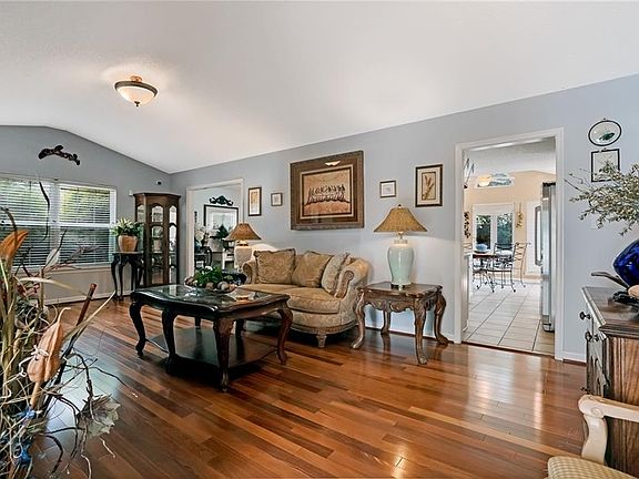 5th image of 317 Manning Ln