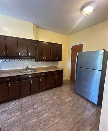 2nd image of 4160 Digney Ave