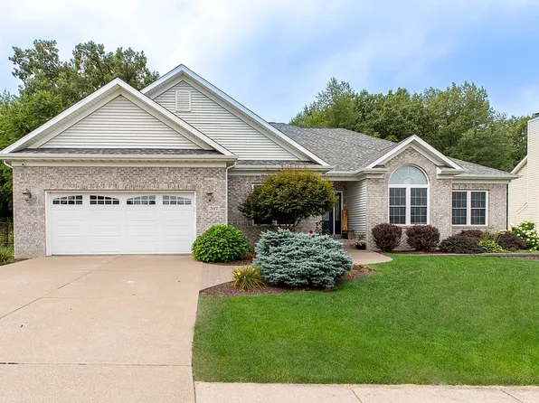 307 W 6th Avenue Ct, Coal Valley, IL 61240