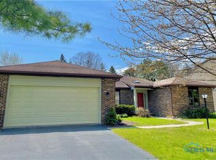 6857 Greentree Ln, Maumee, OH 43537