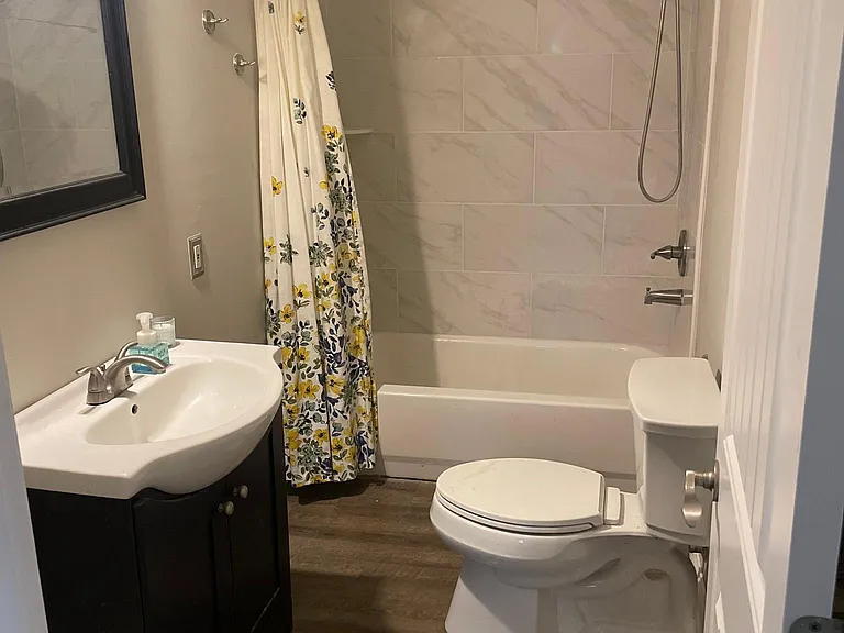 1435 Hodgenville Rd — Photo 2