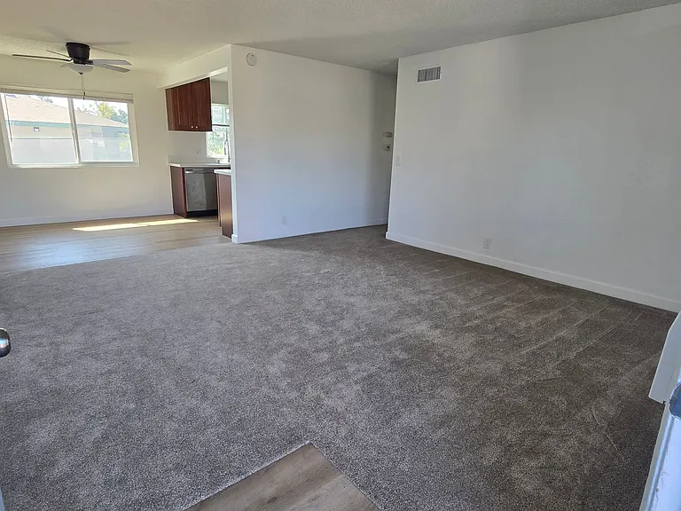 2650 E Park Ln — Photo 14