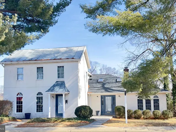 214 S Royal Ave, Front Royal, VA 22630