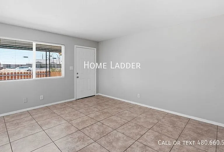 6747 N 26th Ave #3 — Photo 3