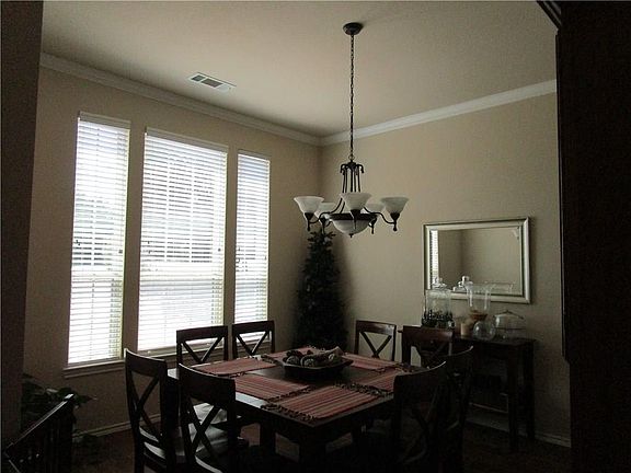 4th image of 6018 Wildwood Dr