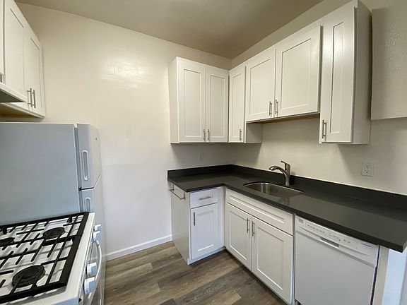 5th image of 35 Casa Way APT 203