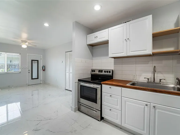 22300 SW 117th Ave #4 — Photo 3