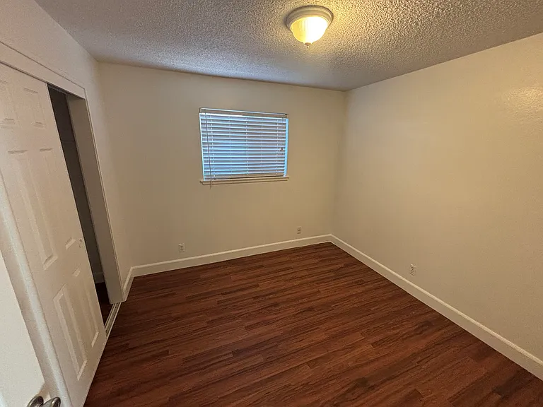 4504 N Garden Ave — Photo 10