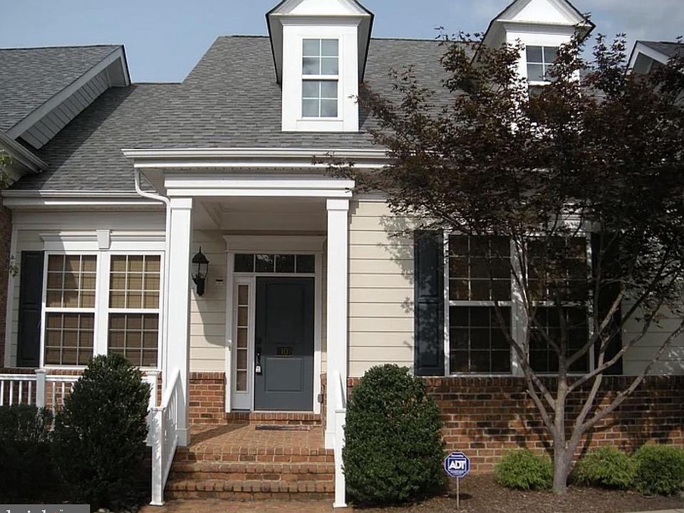 1st image of 10 Steeplechase Dr