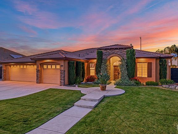 2nd image of 15056 Redwood Springs Dr