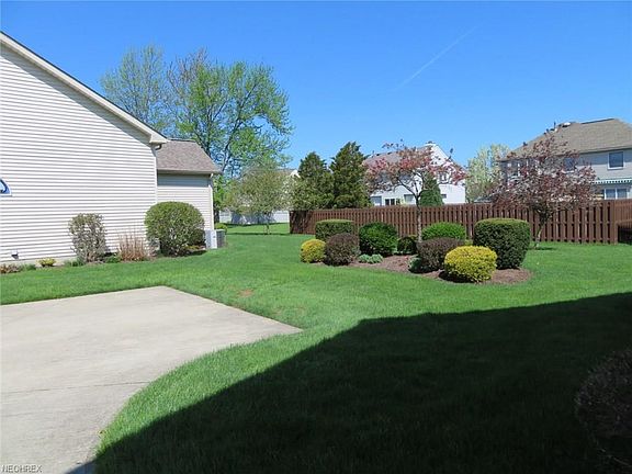 3rd image of 118 Oakley Green Dr