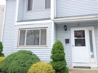 8 Davids Ct, Dayton, NJ 08810