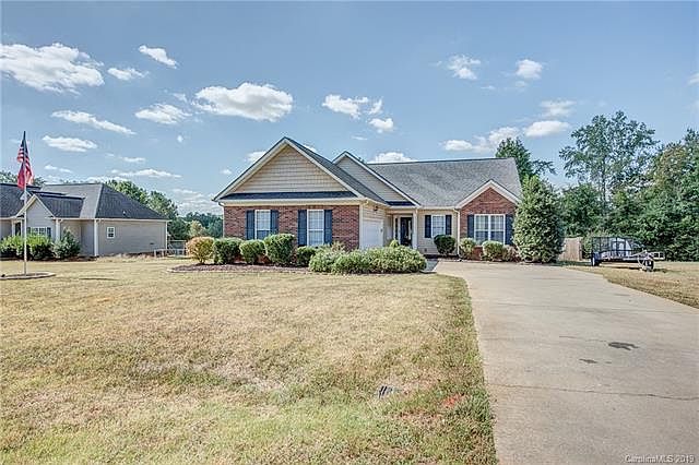1st image of 5308 Oaktree Dr
