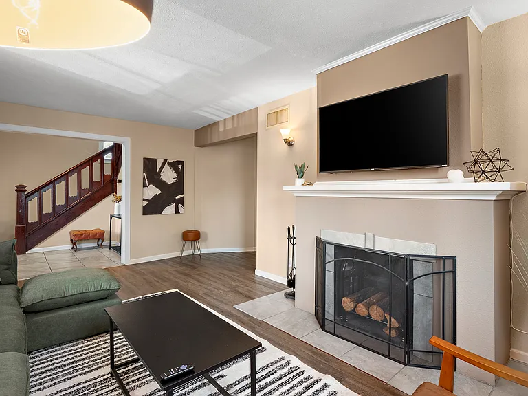 719 E 9th Ave — Photo 12