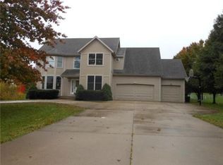 15715 Glenwood Dr, Basehor, KS 66007