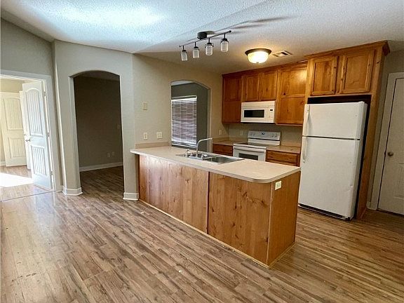 5th image of 1234 Oak St