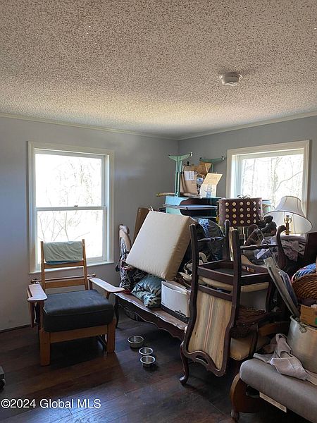 5th image of 320 Seebers Lane