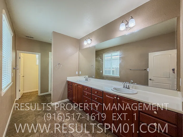 2905 Market St — Photo 22