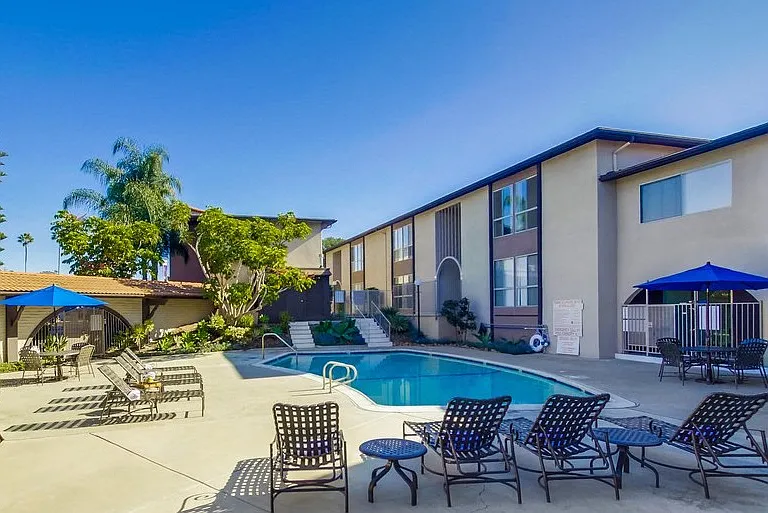 Villa Capri Apartments — Photo 9