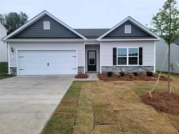 128 Tail Star Ct, King, NC 27021