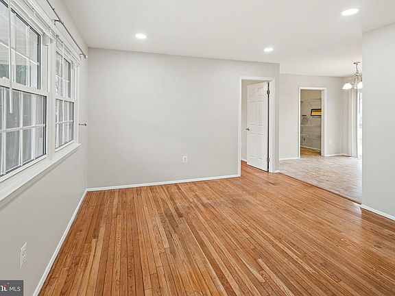 3rd image of 4303 Kirkland Ct