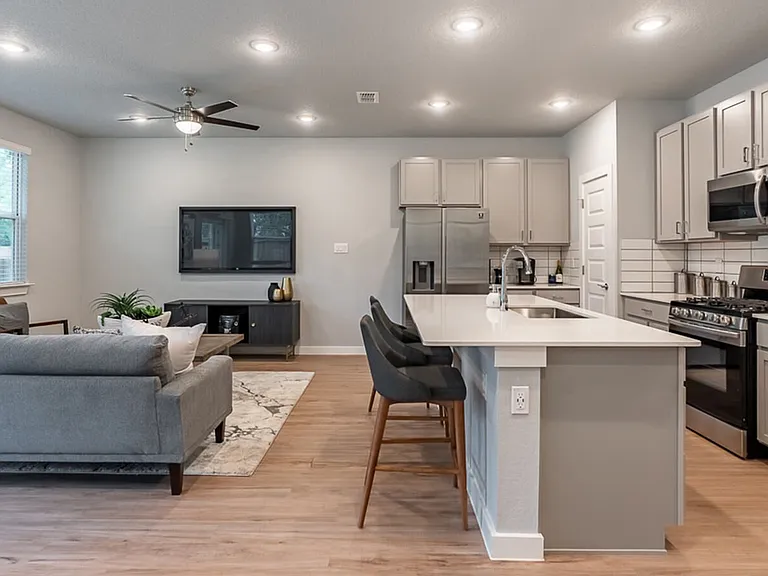 Farm Haus Luxury Rental Homes — Photo 14