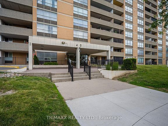 4th image of 40 Panorama Ct #404