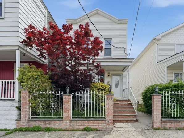 138 Lexington Avenue image 1 of 24