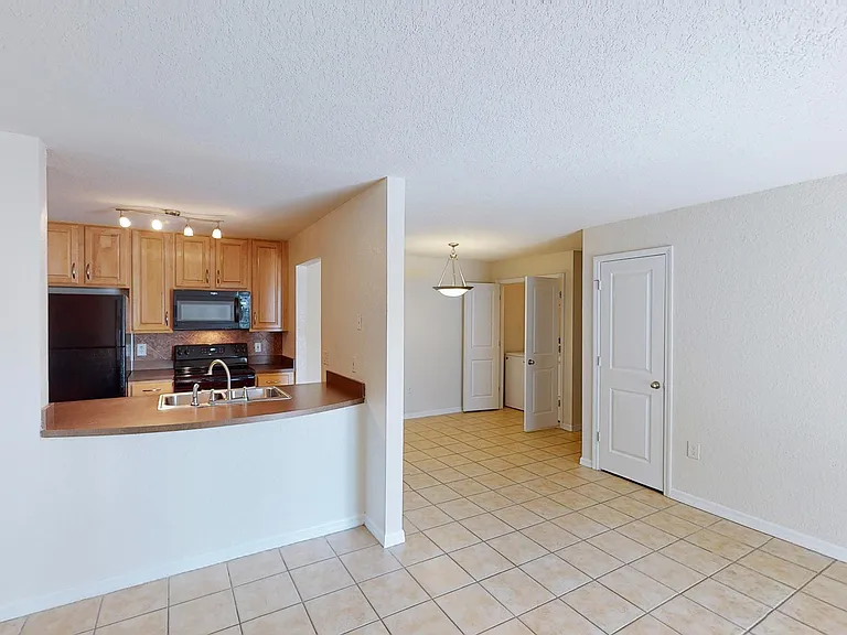 The Breyley Apartments — Photo 13