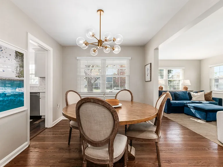 2048 Jervis Rd — Photo 10