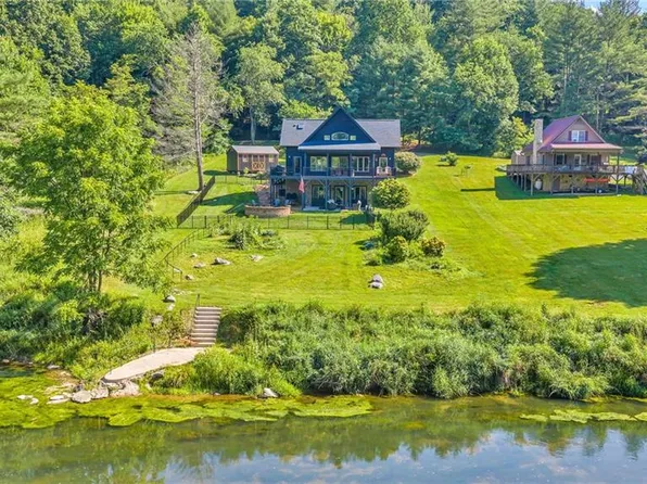 309 Flint River Dr, Laurel Springs, NC 28644