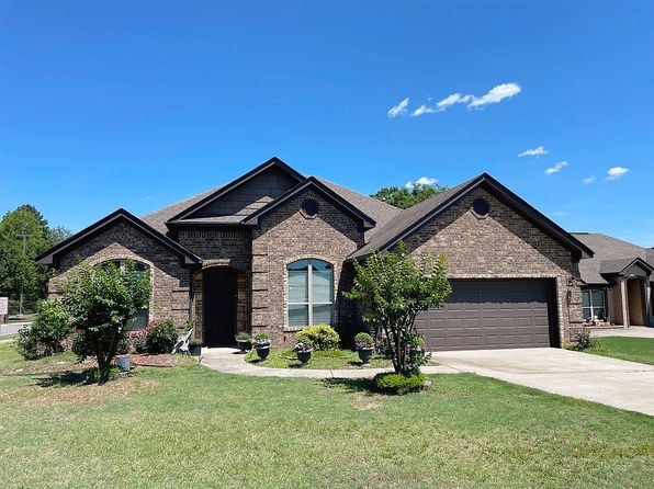 140 Bentley Cir