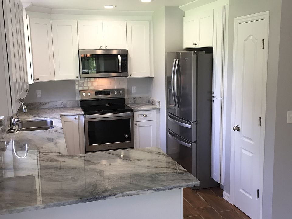 1st image of 219 Annapolis Ln