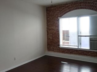 904 N Hoover St, Los Angeles, CA 90029