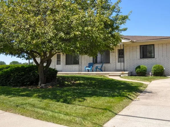 32611 Jefferson Ave #611, Saint Clair Shores, MI 48082