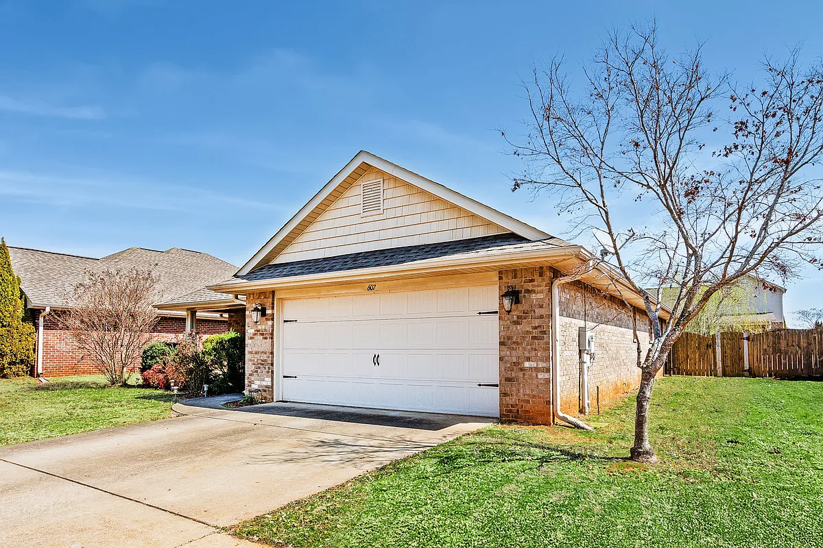 Building Photo - 607 Durbin Ln SW