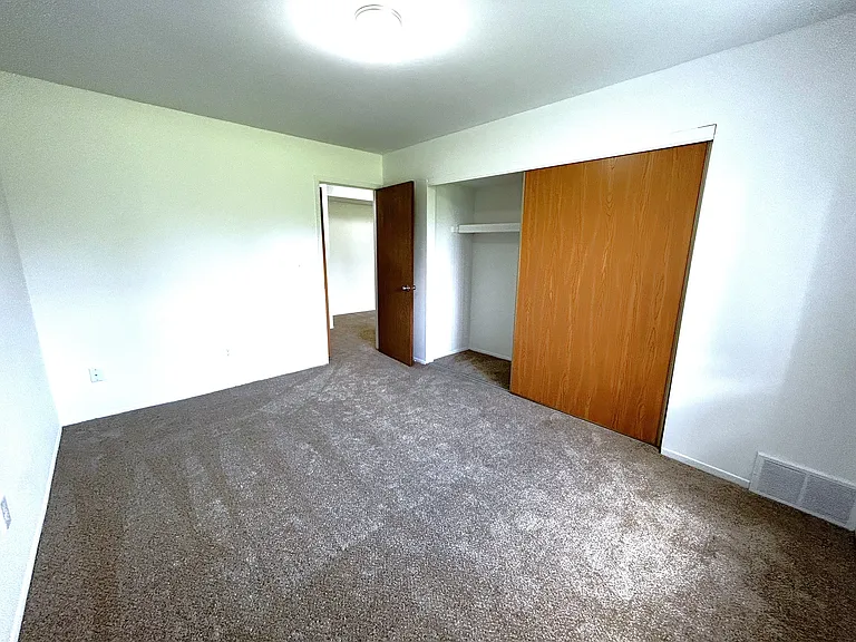 Charter Oaks Apartments — Photo 47