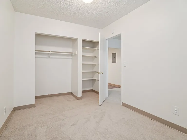 Texada Apartments — Photo 13