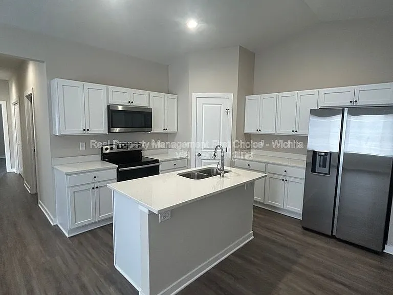 1736 E Decarsky Ct — Photo 15
