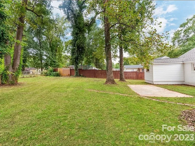 3339 Sargeant Dr — Photo 26