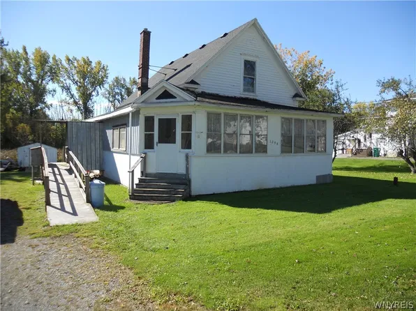 1298 Bloomingdale Rd, Basom, NY 14013