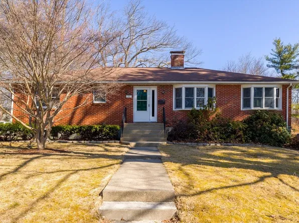 32 Carter Rd, Worcester, MA 01609