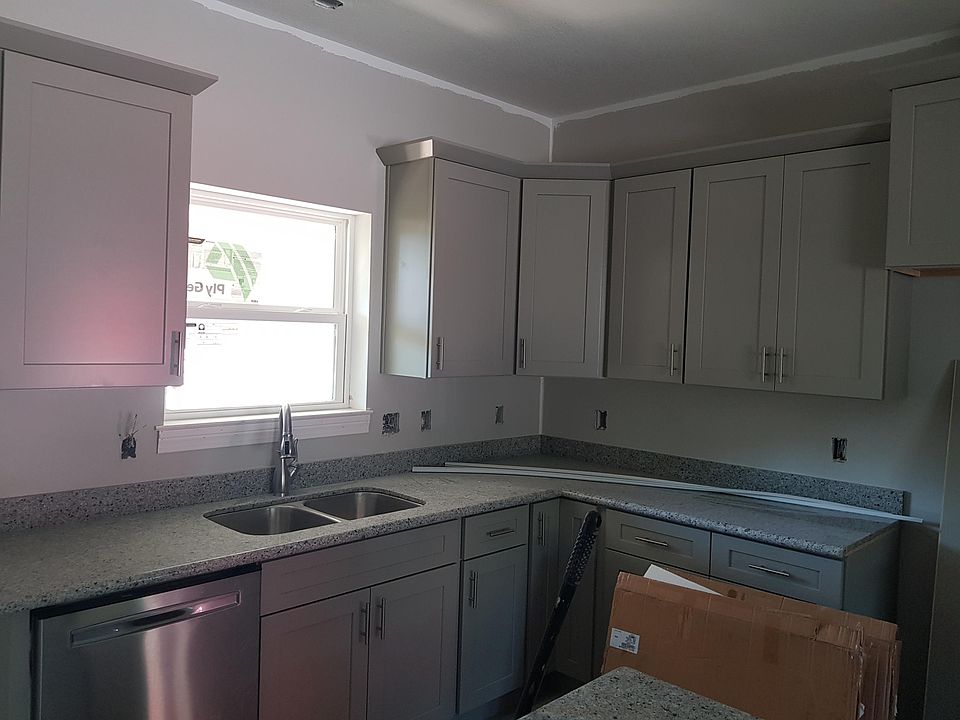 2nd image of 2279 Palo Alto St