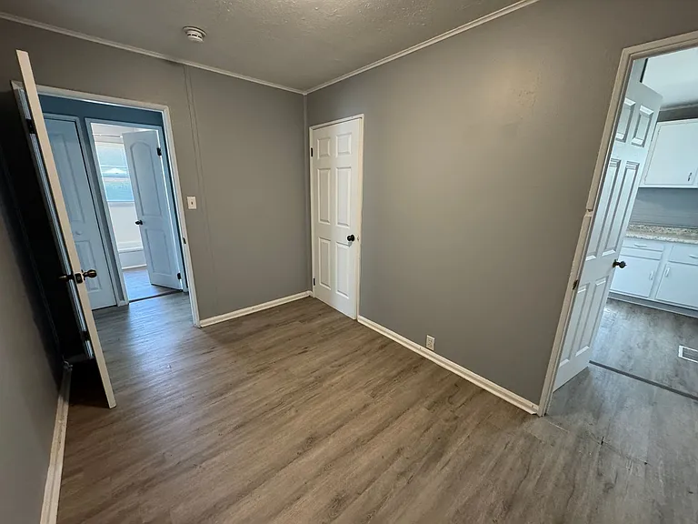 2029 N Goodlet Ave — Photo 11