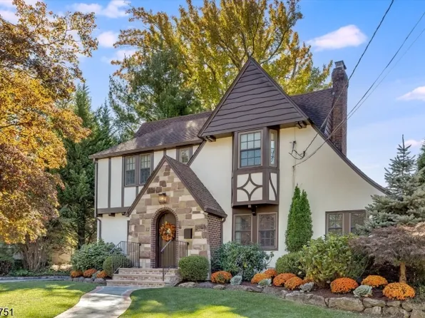 11 Valhalla Way, Verona Twp., NJ 07044