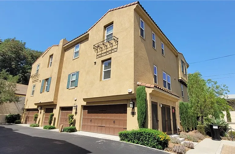278 S Arroyo Dr #D — Photo 1