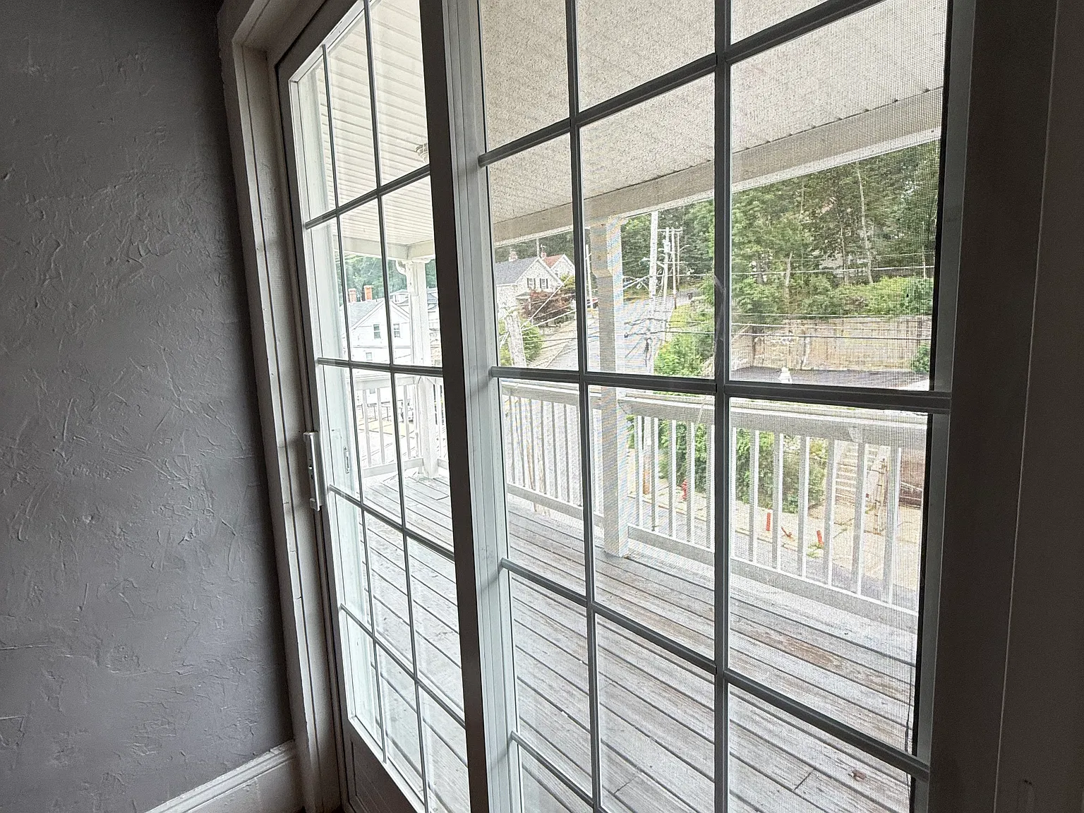 3 bed, 950 sqft, $1,600 — Photo 2