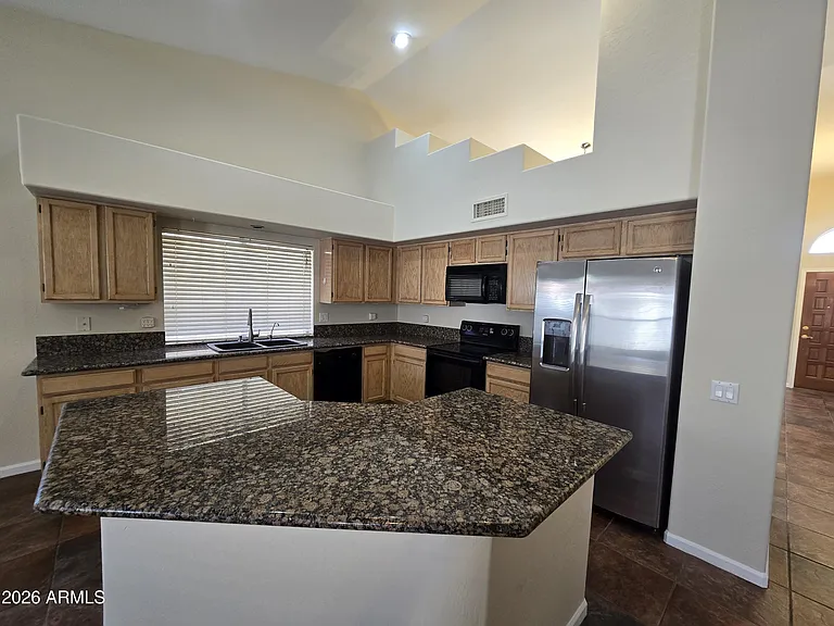 634 W Silver Creek Rd — Photo 6