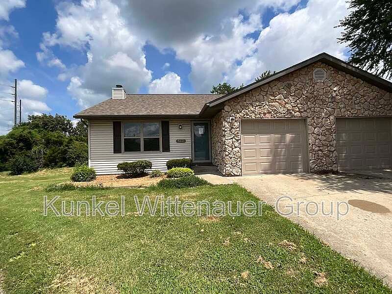 1st image of 422 Nancy Dr